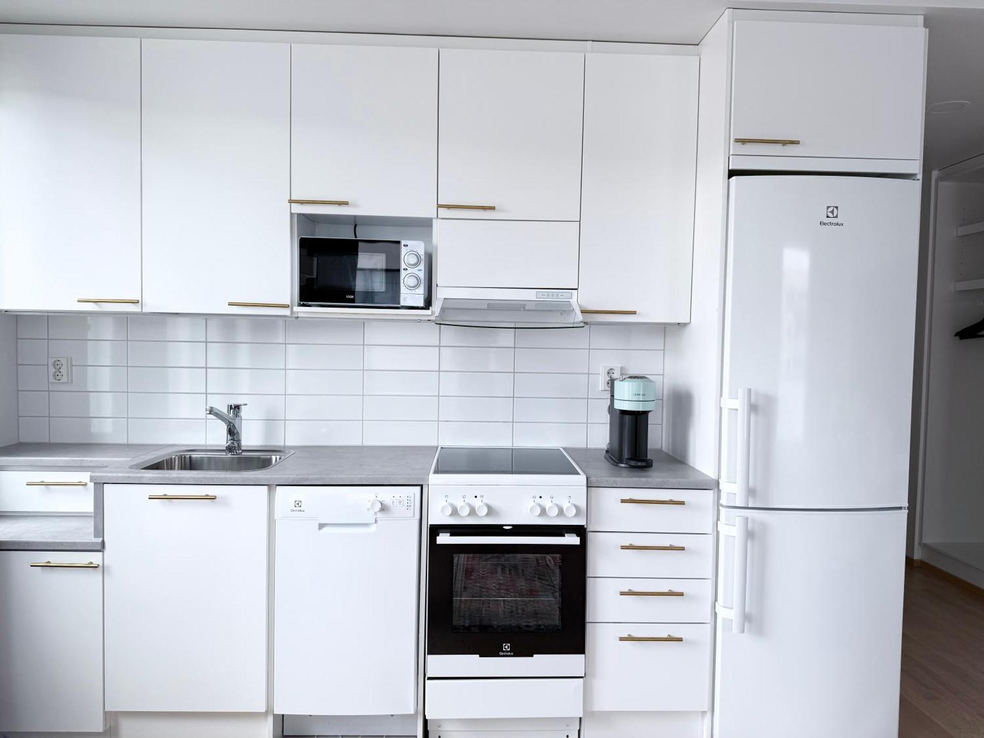 Spacious Railway Station Apartment *